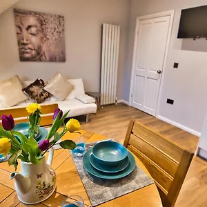 Apartment Modern & Cosy In The Heart Of The Historic Old Town Of Aberdeen, Free Wifi, Free Parking, Aberdeen
