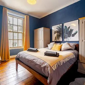 Apartment Spacious 1-bed Centre In, Aberdeen
